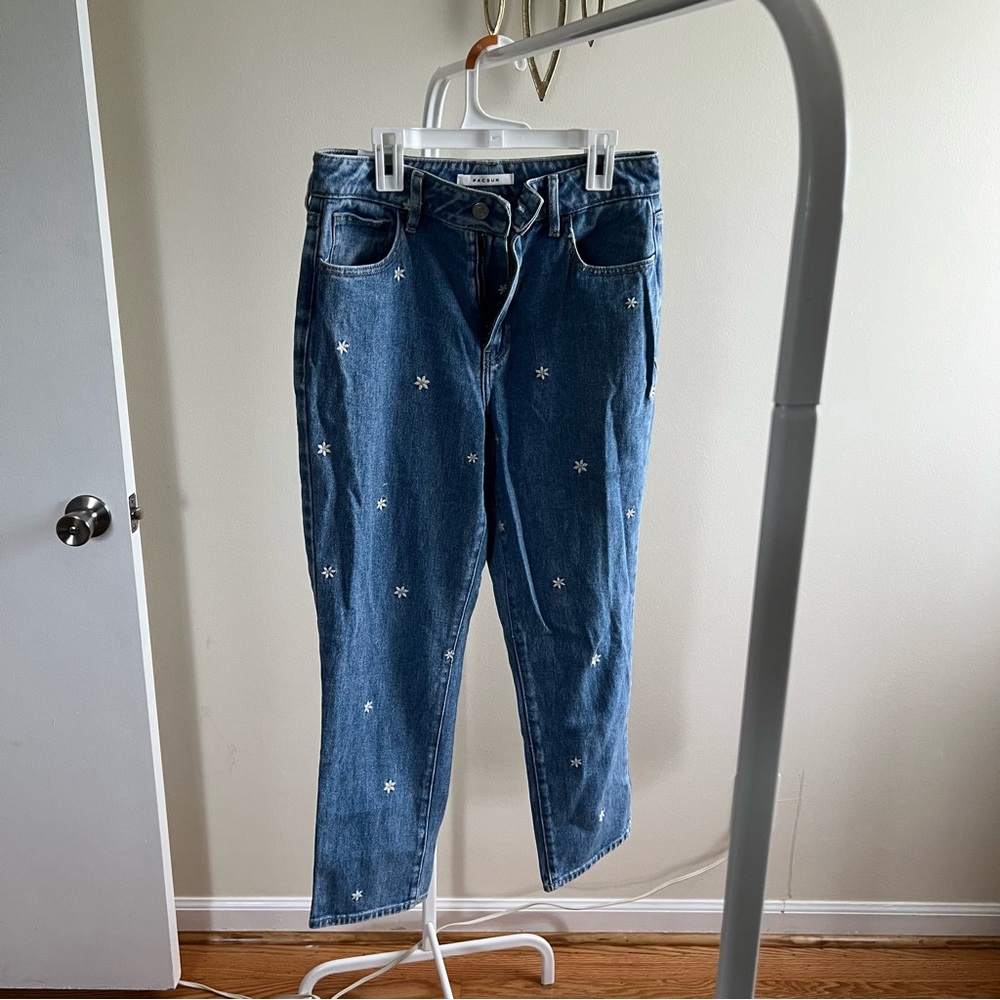 Floral embroidered jeans